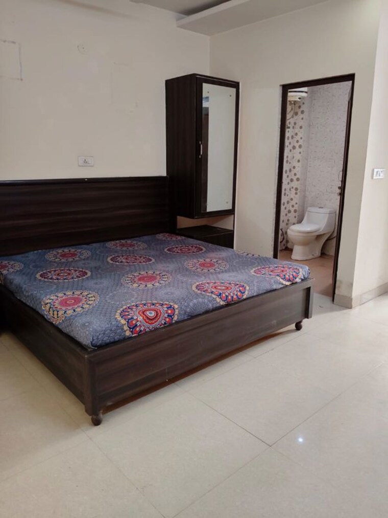 Bedroom, dlf city phase 3 1 RK 300 Sq.Ft. Builder Floor In Dlf City Phase 3 Gurgaon 10578734