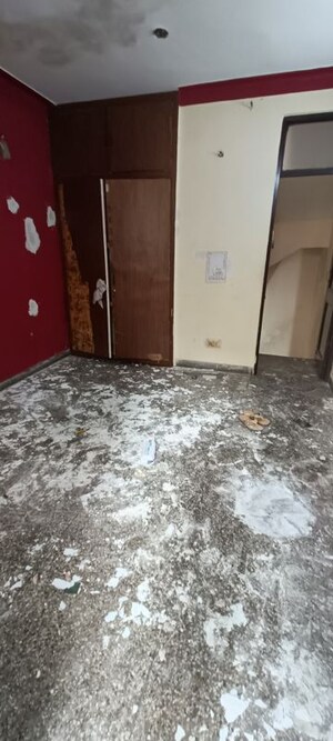 Room in 2 BHK Independent House at Rohini Sector 8 – for Rent