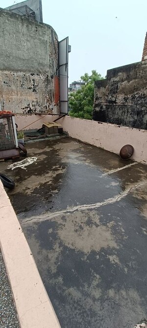 Parking in 2 BHK Independent House at Rohini Sector 8 – for Rent