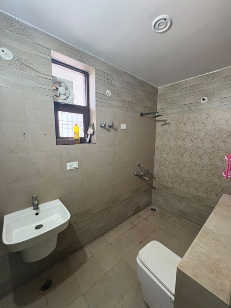 Bathroom, nsg-black-cat-enclave 4 Bedroom 2300 Sq.Ft. Independent House In Chi Ii Greater Noida Greater Noida 10578769