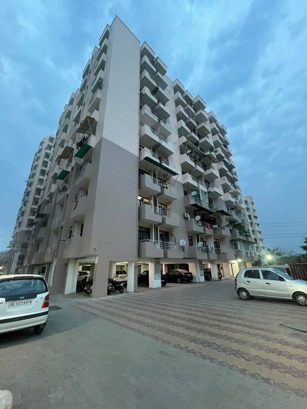 3.5 BHK + Servant Room 1325 Sq.Ft. Apartment in Oasis Homes