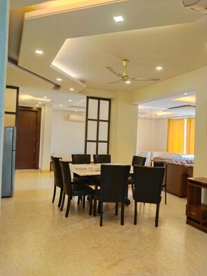 Team Area in 4 BHK Apartment at East Of Kailash – for Rent