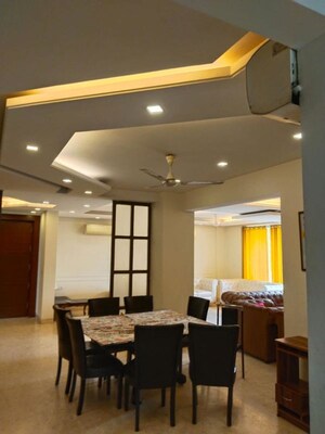 Team Area in 4 BHK Apartment at East Of Kailash – for Rent