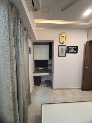 Room in 2 BHK Apartment at Lodha Amara, Kolshet Road – for Sale