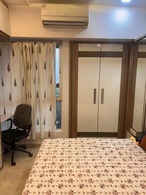 Room in 2 BHK Apartment at Lodha Amara, Kolshet Road – for Sale