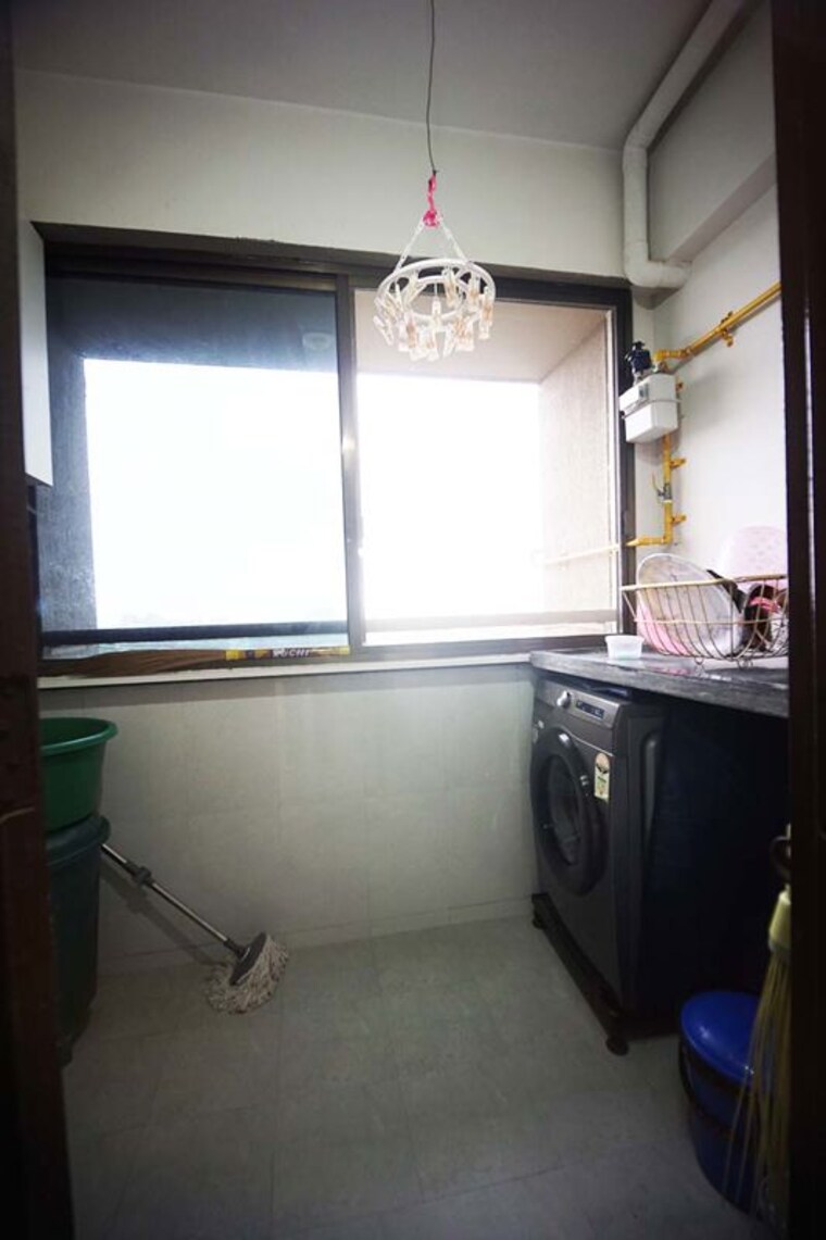 Bathroom, nikol 2 Bedroom 128 Sq.Yd. Apartment In Nikol Ahmedabad 10578855