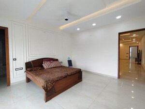 Bedroom in 4 BHK Apartment at Vivek Vihar – for Rent