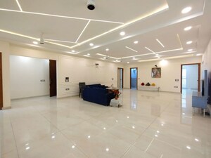 Parking in 4 BHK Apartment at Vivek Vihar – for Rent