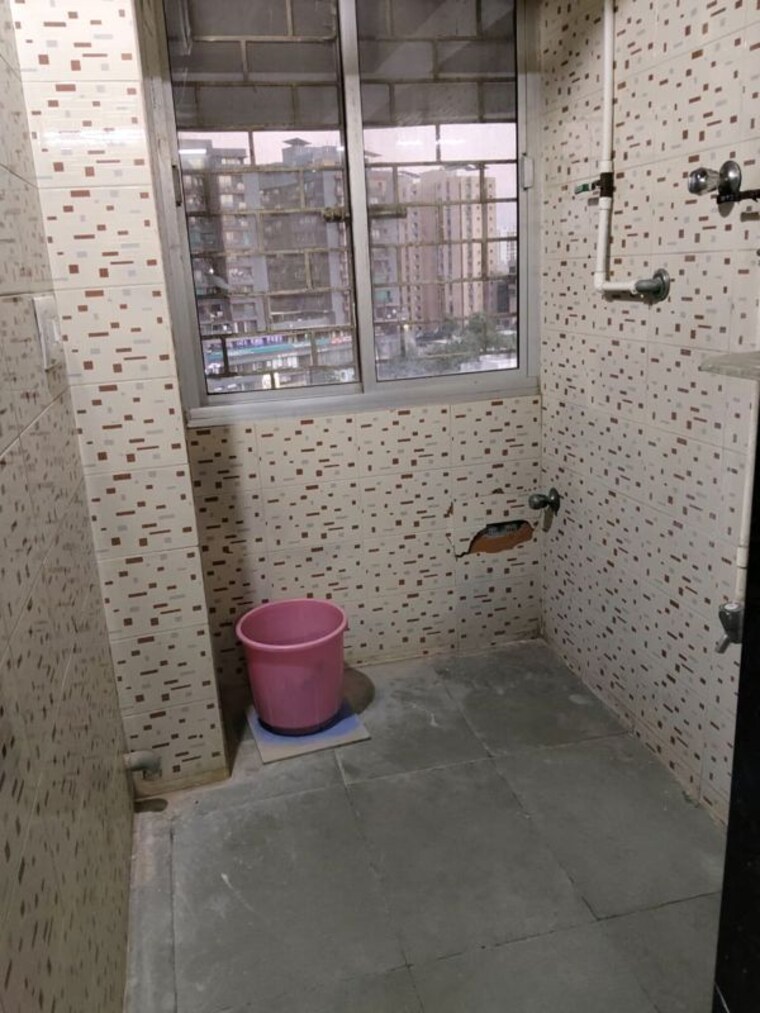 Bathroom, mani nagar 3 Bedroom 1170 Sq.Ft. Apartment In Mani Nagar Ahmedabad 10578858
