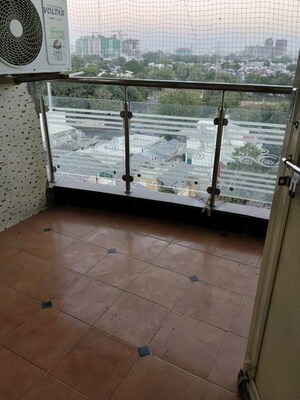 Room in 3 BHK Apartment at Mani Nagar – for Sale
