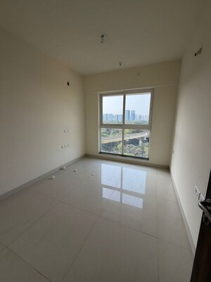 Room in 2 BHK Apartment at Sheth Avante, Kanjurmarg West – for Rent