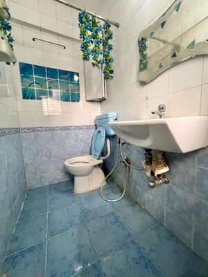 Bathroom in 2 BHK Apartment at Shreeji Atlantis, Malad West – for Sale
