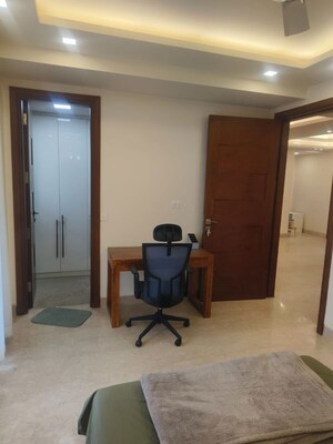 Room in 2 BHK Builder Floor at Green Park – for Rent