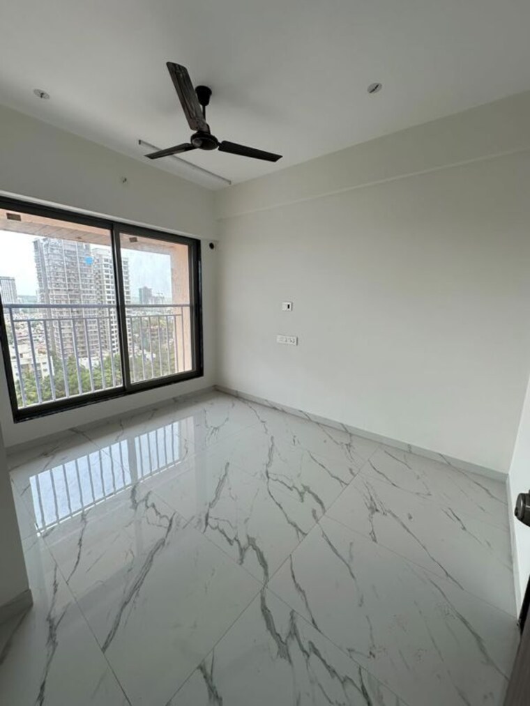 Balcony, hum-solaris 3 Bedroom 779 Sq.Ft. Apartment In Kandivali West Mumbai 10578886