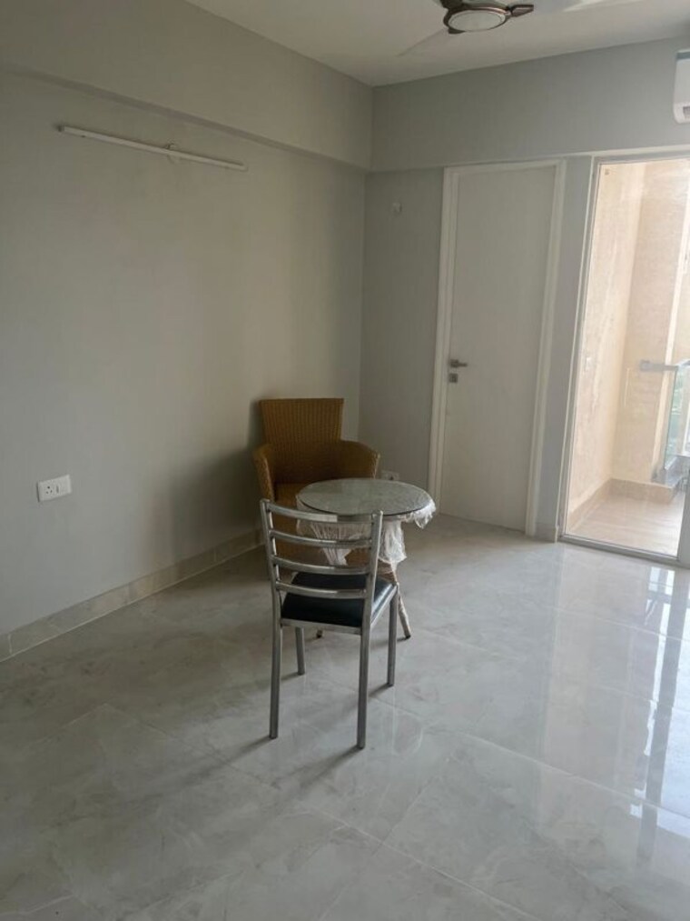 Team Area, signature-global-city 3 Bedroom 1536 Sq.Ft. Apartment In Sector 37d Gurgaon 10578918