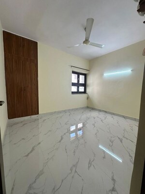 Room in 2 BHK Apartment at Greater Kailash I – for Rent