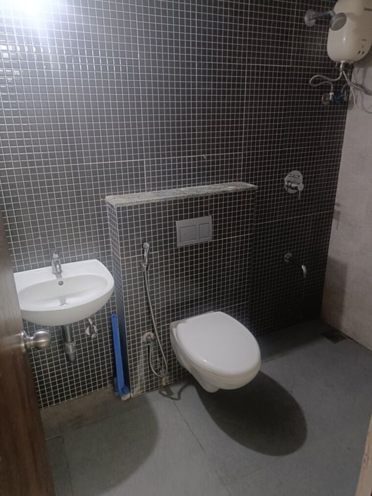Bathroom, lodha-palava-downtown 2 Bedroom 600 Sq.Ft. Apartment In Dombivli East Thane 10578902