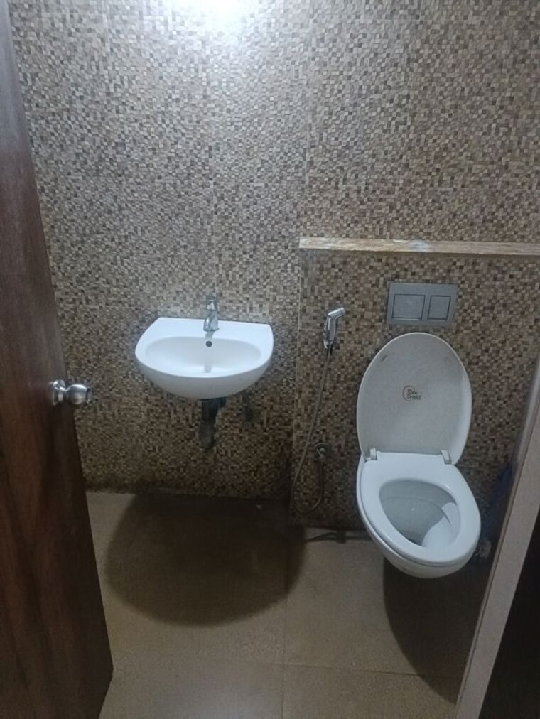 Bathroom, lodha-palava-downtown 2 Bedroom 600 Sq.Ft. Apartment In Dombivli East Thane 10578902