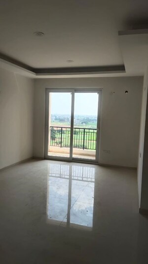 Room in 3 BHK Apartment at Ambika Florence Park, North Mullanpur – for Sale