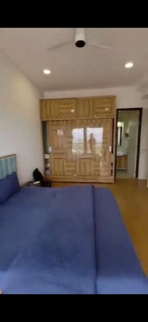 Room in 3 BHK Apartment at Adani Ten BKC, Bandra East – for Rent