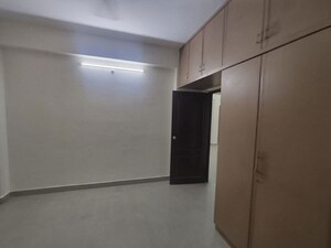 Room in 3 BHK Apartment at Miyapur – for Rent