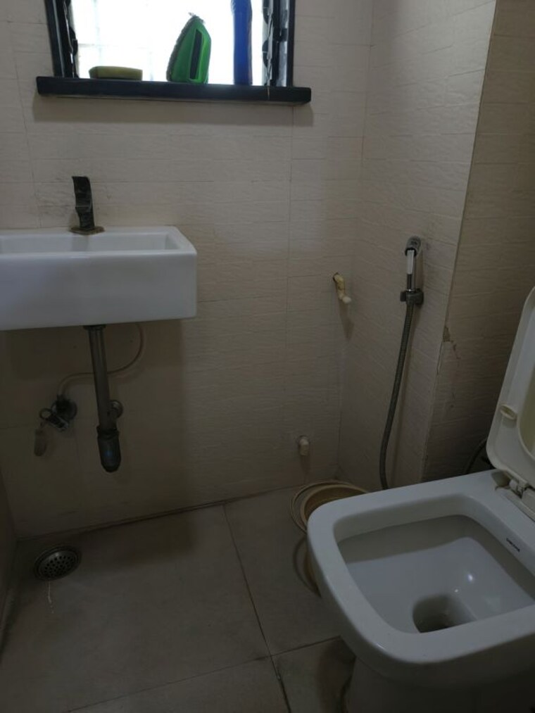 Bathroom, orbit-industrial-estate Commercial Office Space 380 Sq.Ft. In Malad West Mumbai 10578950