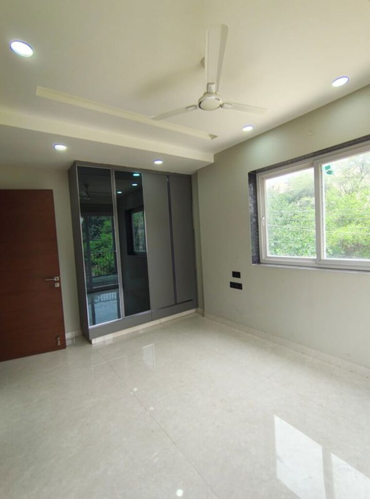 Room, sector 52 3 Bedroom 2200 Sq.Ft. Builder Floor In Sector 52 Gurgaon 10578945