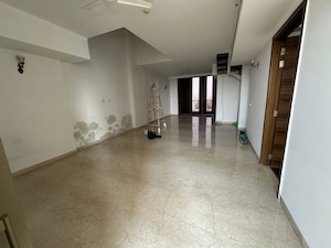 Room in 4 BHK Apartment at M3M Golf Estate, Sector 65 – for Rent