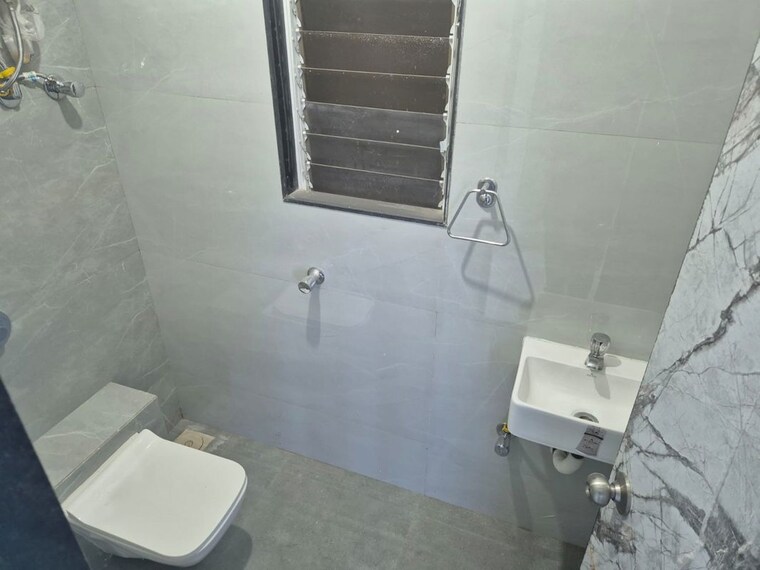 Bathroom, dgs-sheetal-anupam 3 Bedroom 700 Sq.Ft. Apartment In Malad West Mumbai 10578960