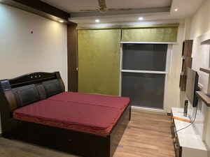 Bedroom in 4 BHK Builder Floor at South City 2 – for Rent