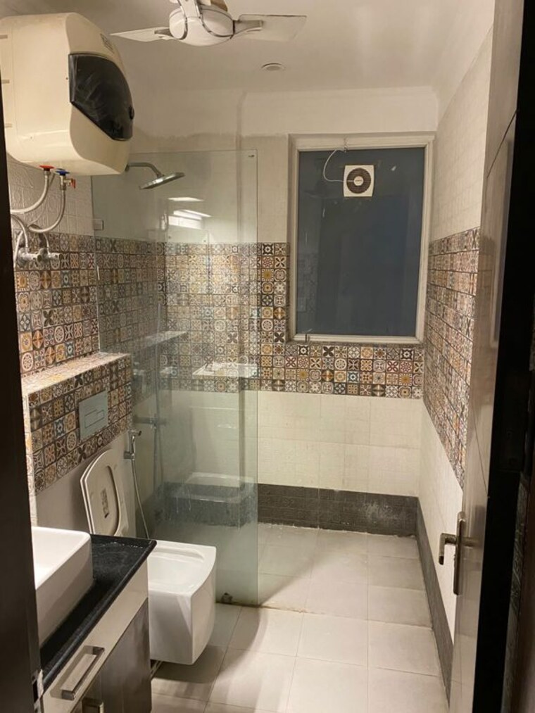 Bathroom, south city 2 4 Bedroom 2800 Sq.Ft. Builder Floor In South City 2 Gurgaon 10578976