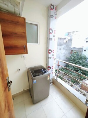 Balcony in 2 BHK Builder Floor at Sector 40 – for Rent
