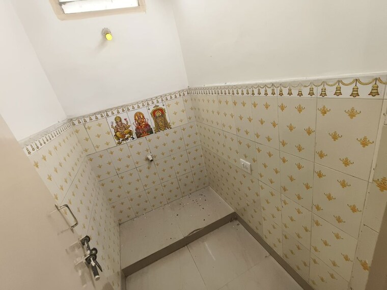 Bathroom, pjr layout 2.5 Bedroom 1850 Sq.Ft. Apartment In Pjr Layout Hyderabad 10578964