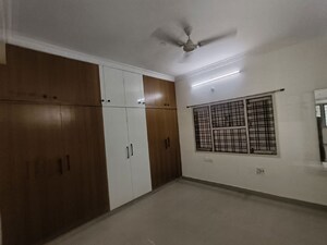 Room in 2.5 BHK Apartment at Pjr Layout – for Rent