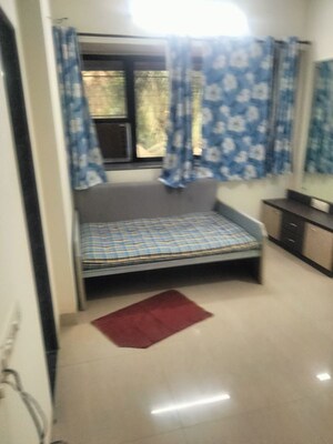 2 BHK Apartment For Rent in Sai Baba Complex Goregaon, Goregaon East