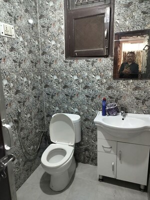Bathroom in 1 BHK Builder Floor at Neb Sarai – for Rent