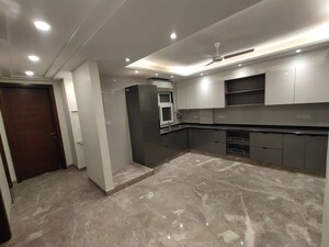 Room in 4 BHK Apartment at Greater Kailash – for Sale