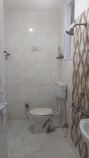Bathroom in 2.5 BHK Builder Floor at Mayur Vihar – for Sale