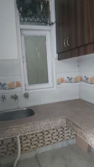 Bathroom in 2.5 BHK Builder Floor at Mayur Vihar – for Sale