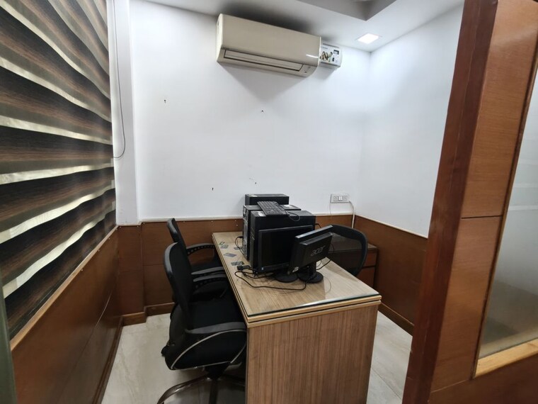 Team Area, netaji subhash place Commercial Office Space 538 Sq.Ft. In Netaji Subhash Place Delhi 10579031