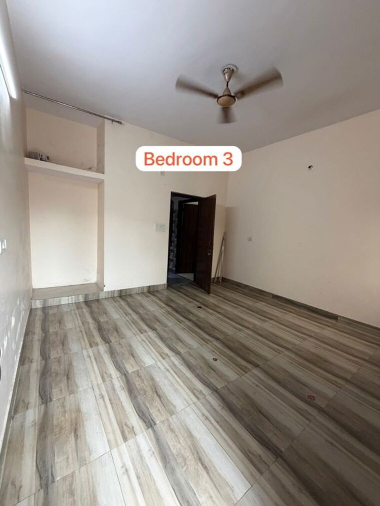 Room, shastri nagar 3.5 Bedroom 350 Sq.Ft. Builder Floor In Shastri Nagar Ghaziabad 10579037