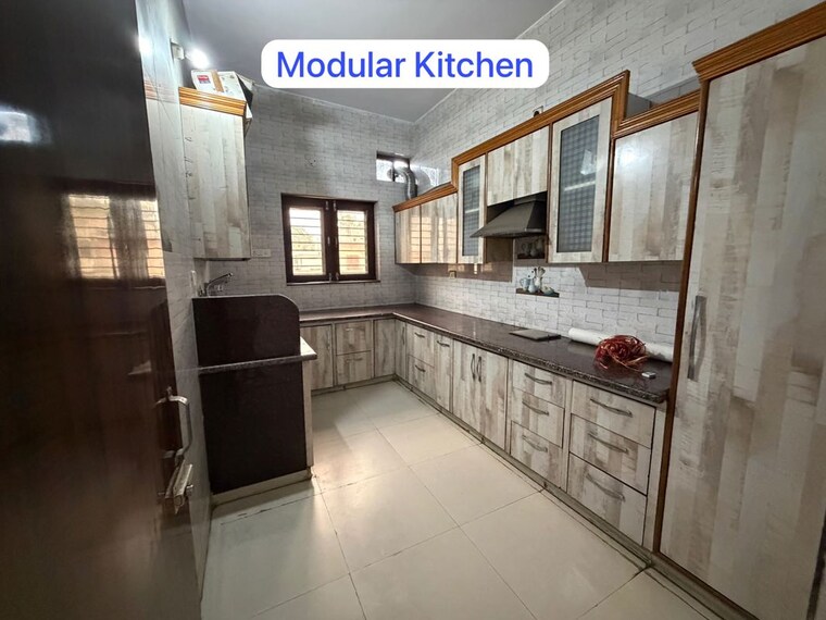Kitchen, shastri nagar 3.5 Bedroom 350 Sq.Ft. Builder Floor In Shastri Nagar Ghaziabad 10579037