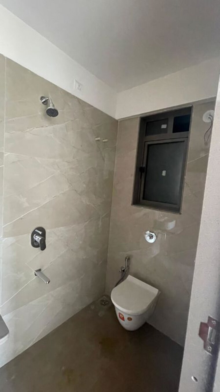 Bathroom, varindavan-chs 1 Bedroom 400 Sq.Ft. Apartment In Vikhroli East Mumbai 10579061