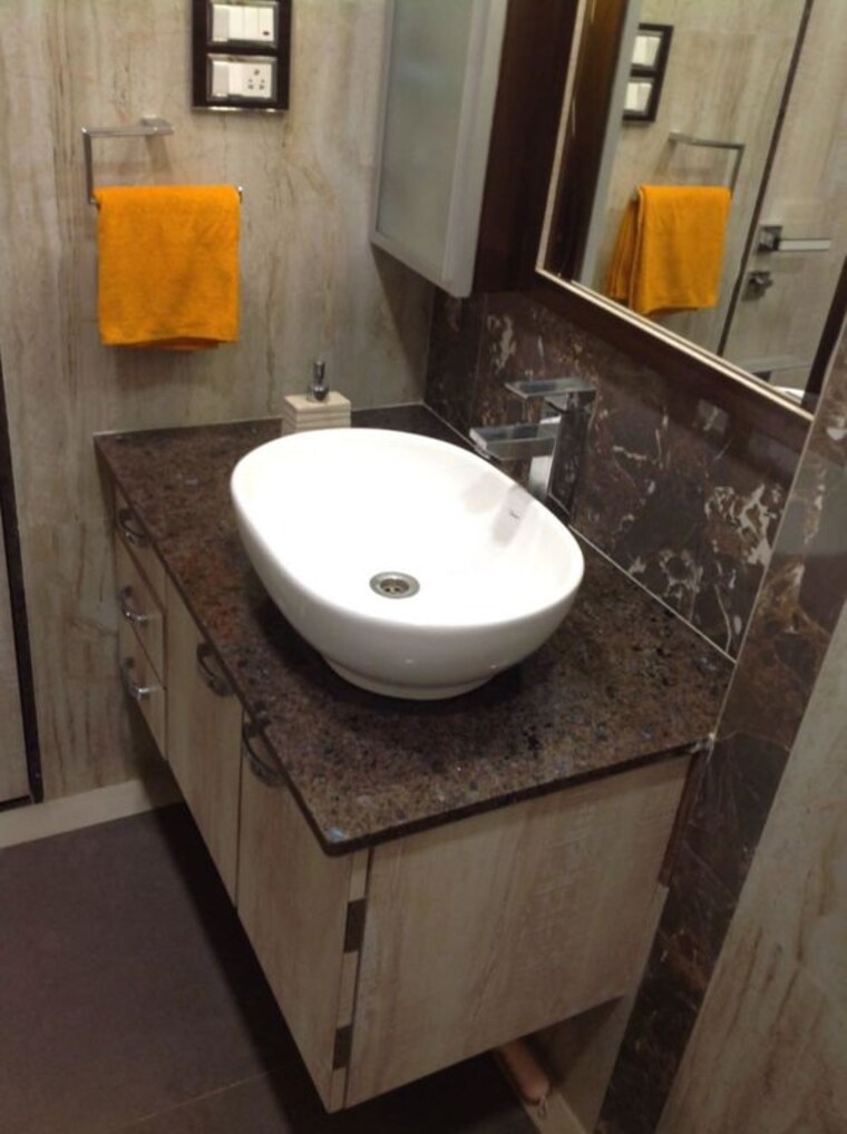 Bathroom, oberoi-realty-woods 2.5 Bedroom 970 Sq.Ft. Apartment In Goregaon East Mumbai 10579063