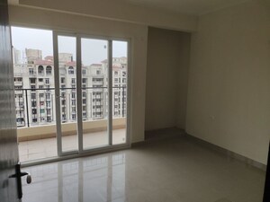 Room in 4 BHK Apartment at Sector 76 – for Rent