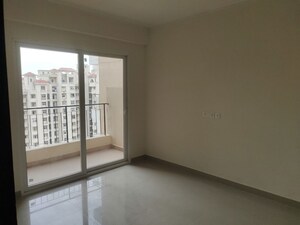 Room in 4 BHK Apartment at Sector 76 – for Rent