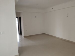 Room in 4 BHK Apartment at Sector 76 – for Rent