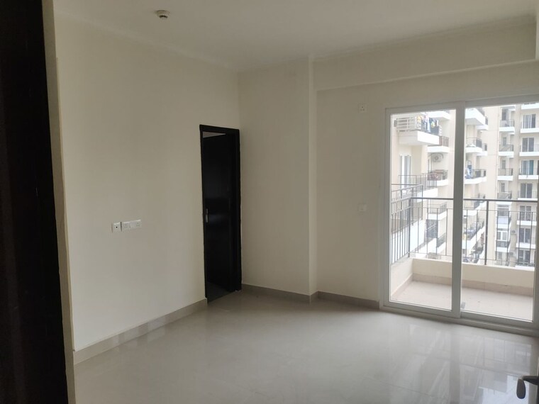 Room, sector 76 4 Bedroom 2140 Sq.Ft. Apartment In Sector 76 Noida 10579069