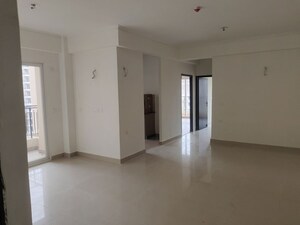 Room in 4 BHK Apartment at Sector 76 – for Rent