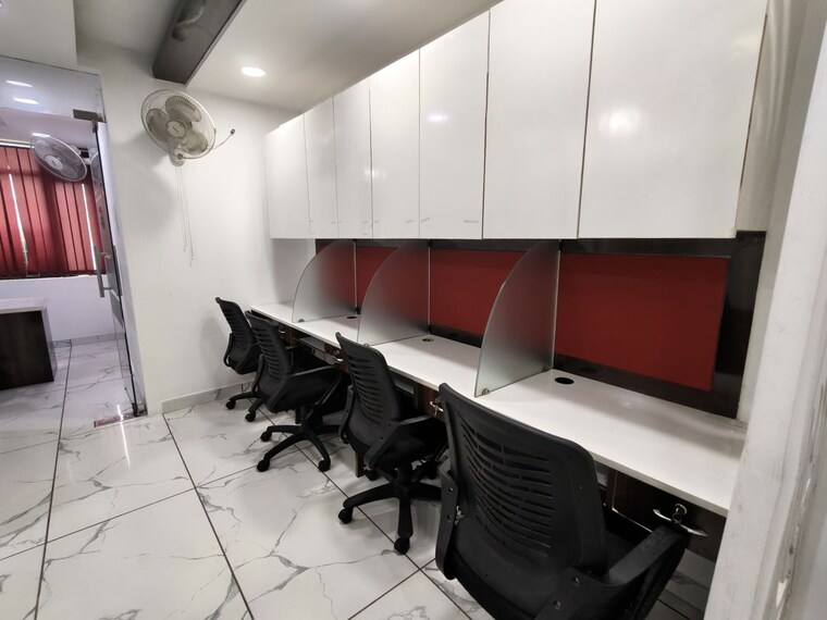 Team Area, netaji subhash place Commercial Office Space 538 Sq.Ft. In Netaji Subhash Place Delhi 10579059